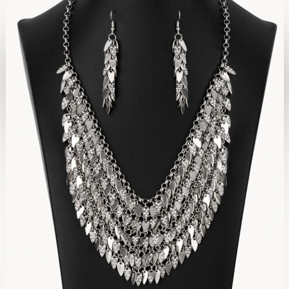 The Nakisha Zi collection necklace